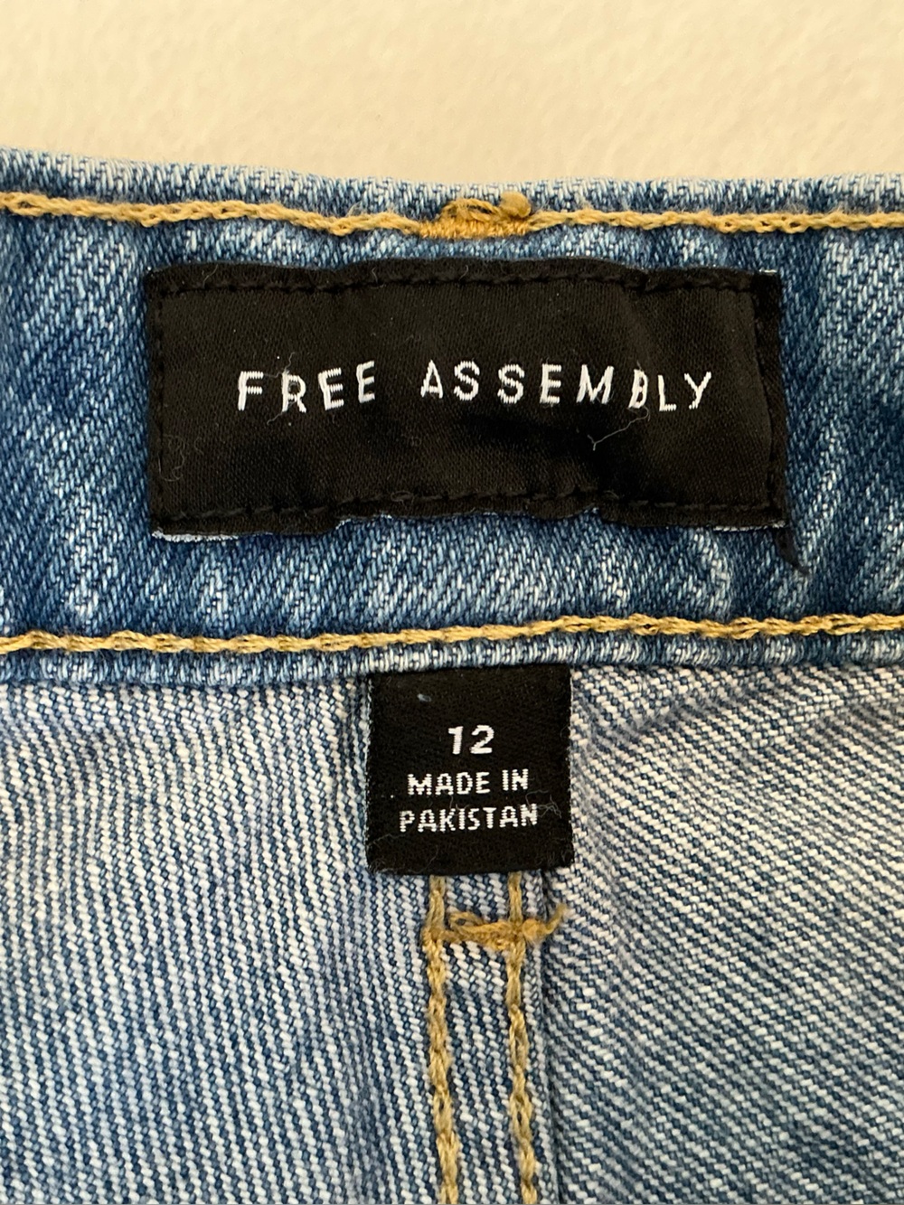 Free Assembly Denim Shorts Sz 12 Organic Cotton Stretch Jean Shorts Light Wash - Picture 5 of 13